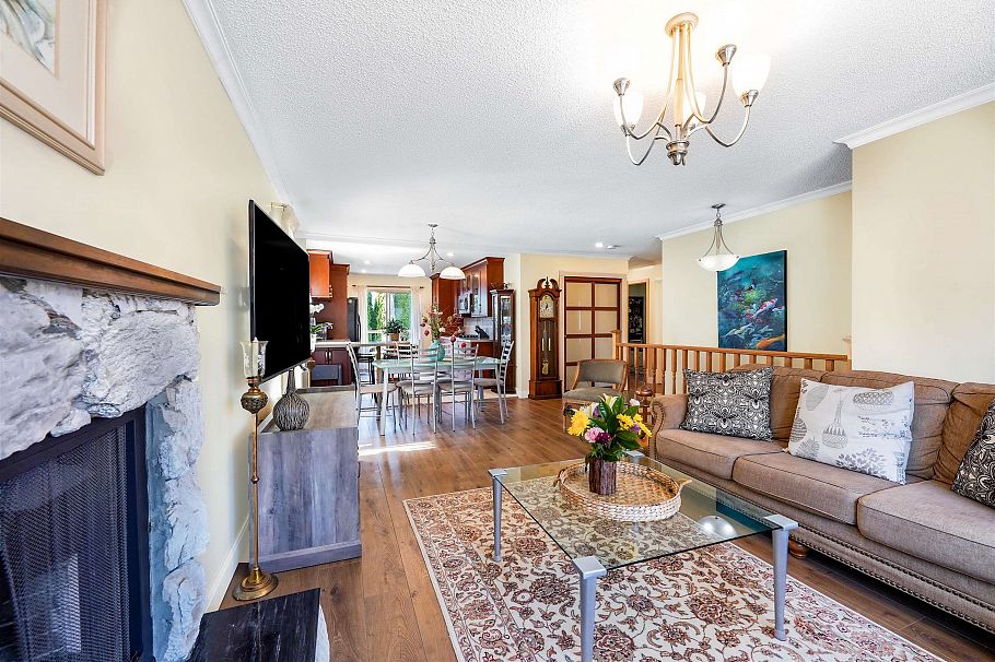 883 Nairn Court North Vancouver, BC - 8