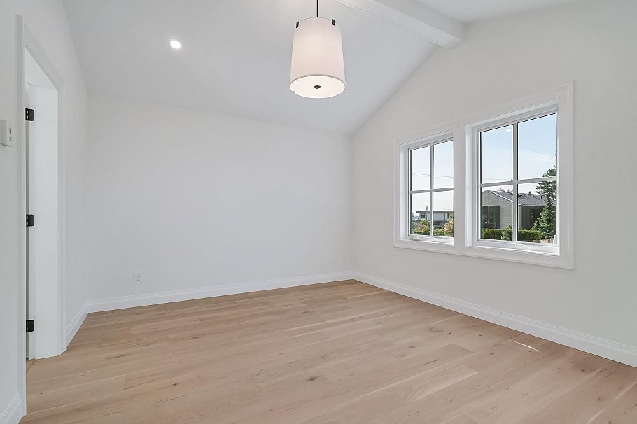 780 E 10th Street North Vancouver, BC - 22