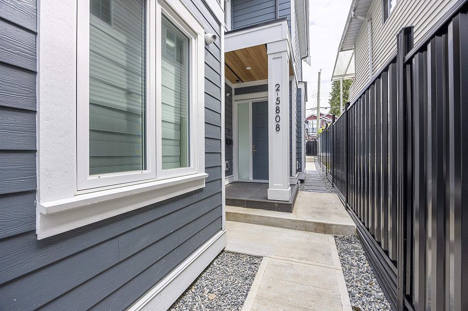 2 5808 Lanark Street Vancouver, BC - 2