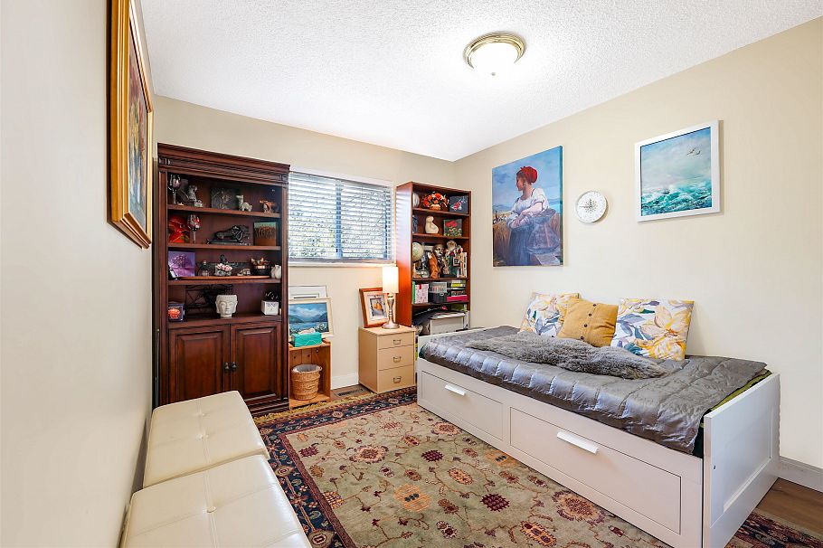 883 Nairn Court North Vancouver, BC - 22