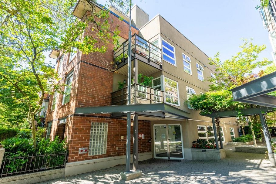 204 2181 W 12th Avenue Vancouver, BC - 1