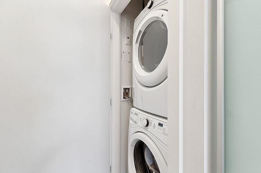 215 384 E 1st Avenue Vancouver, BC - 19