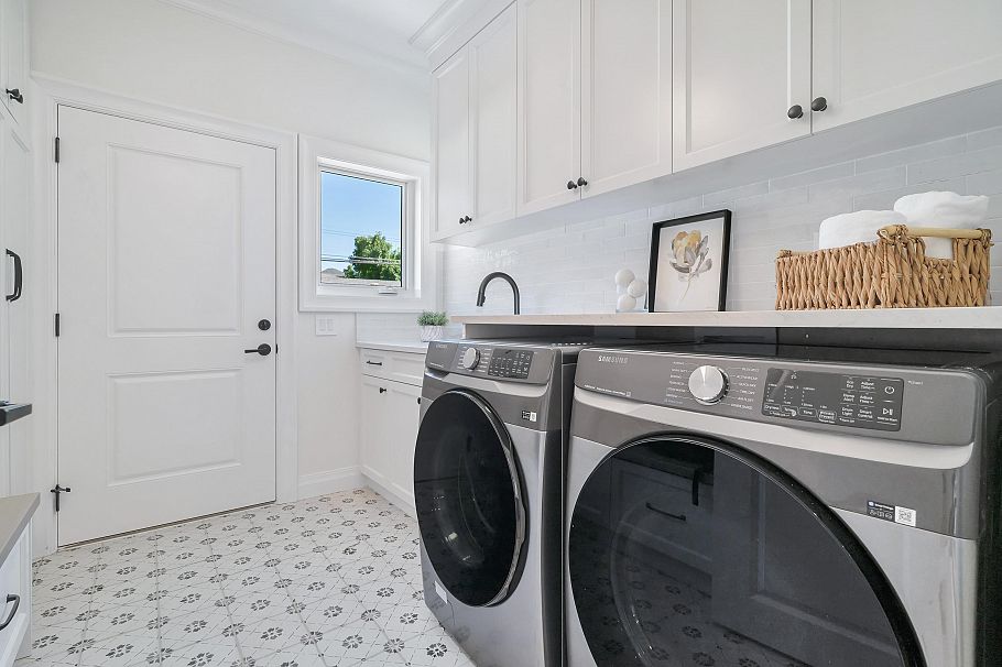 780 E 10th Street North Vancouver, BC - 15