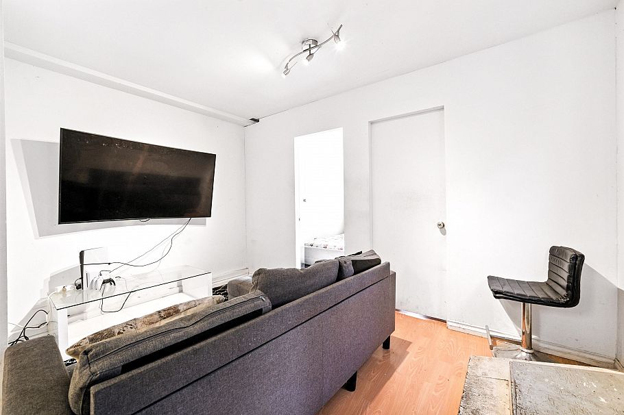 4987 Hoy Street Vancouver, BC - 22