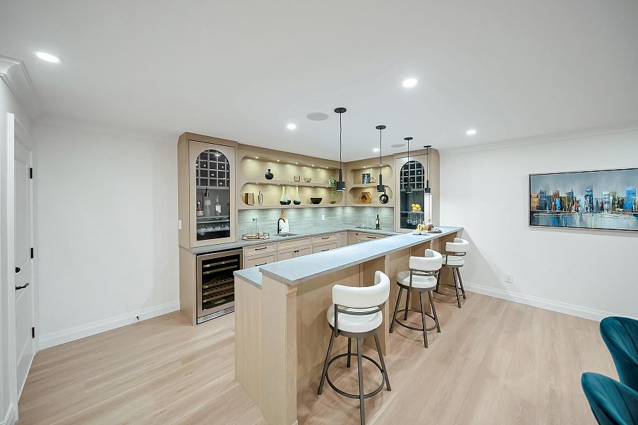 780 E 10th Street North Vancouver, BC - 28