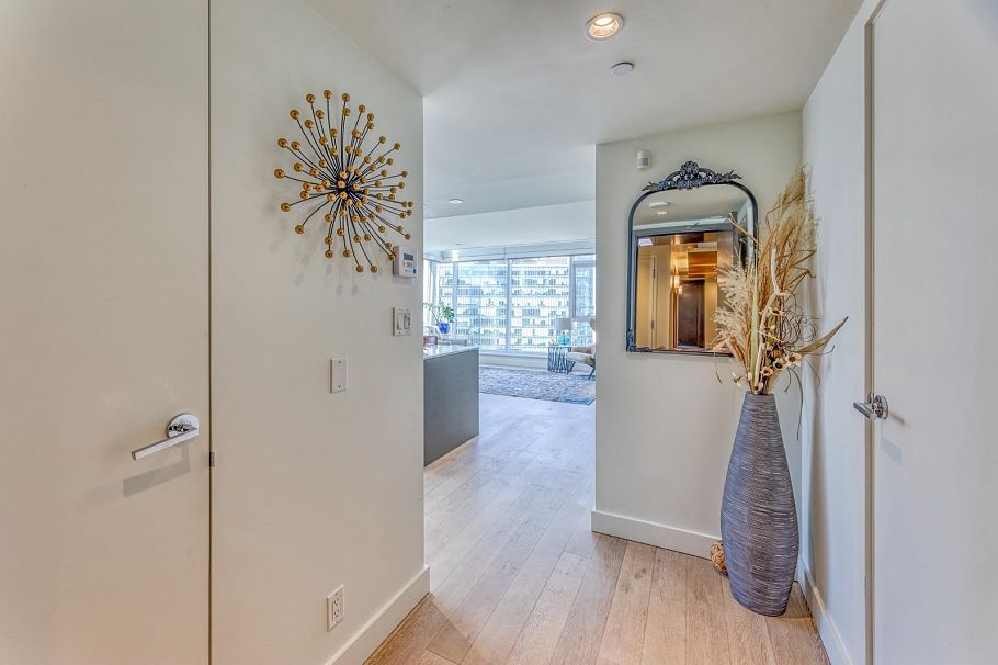 1704 1499 W Pender Street Vancouver, BC - 3