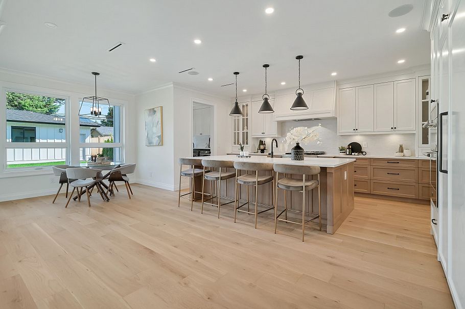 780 E 10th Street North Vancouver, BC - 11