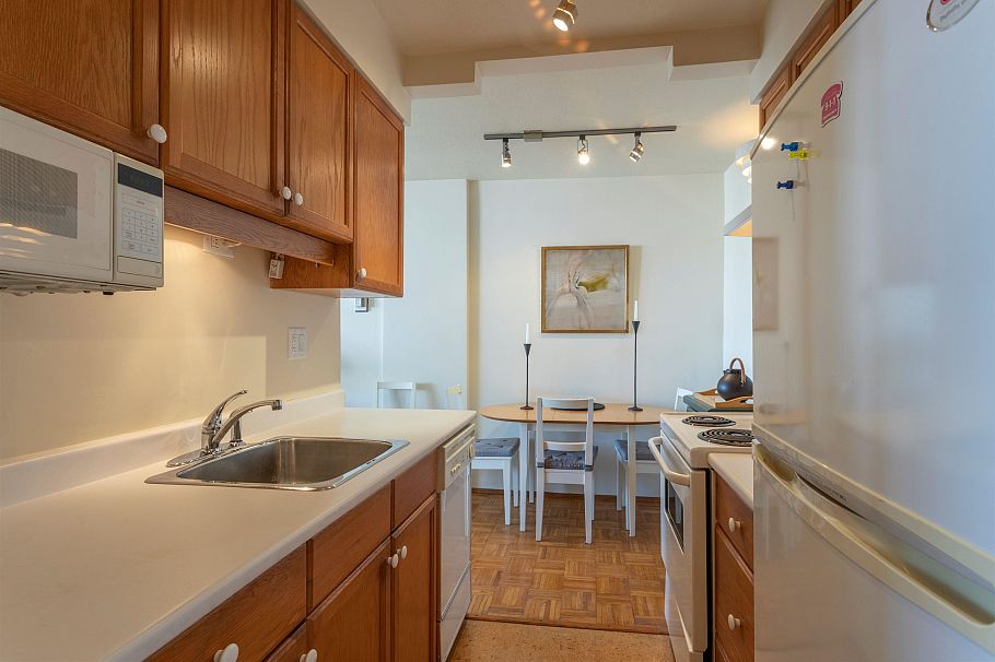 904 1850 Comox Street Vancouver, BC - 14