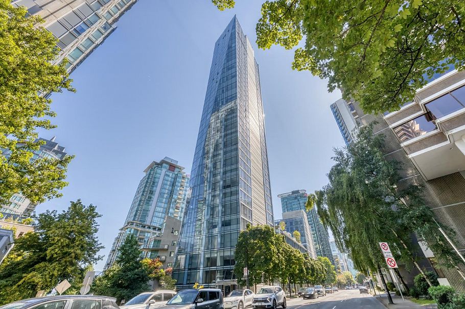 1704 1499 W Pender Street Vancouver, BC - 1