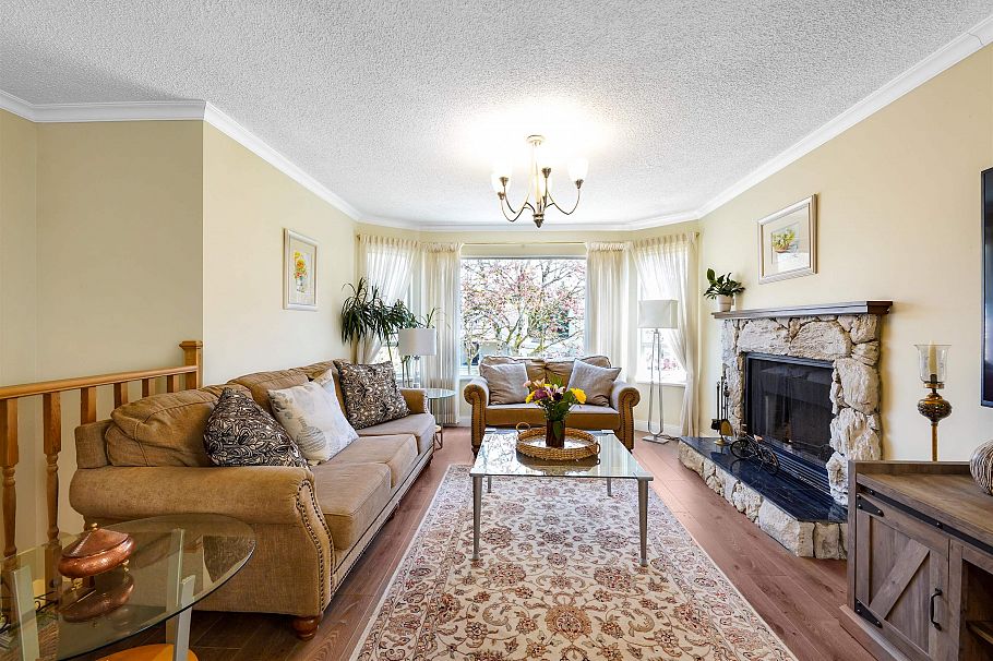 883 Nairn Court North Vancouver, BC - 7