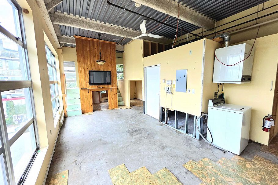 201 272 E 4th Avenue Vancouver, BC - 8