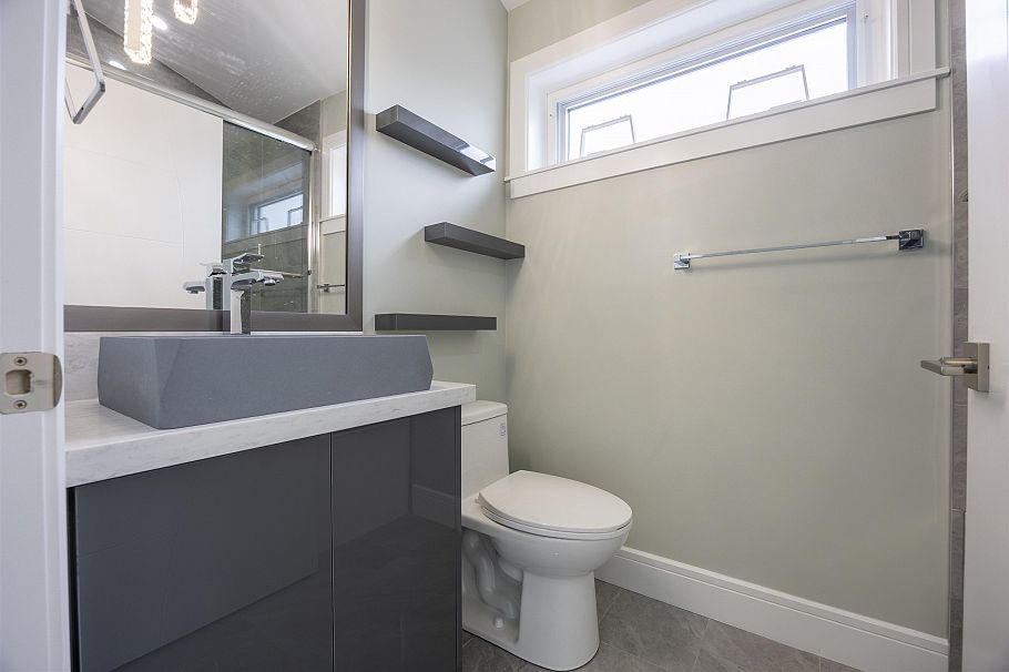 2 5808 Lanark Street Vancouver, BC - 23