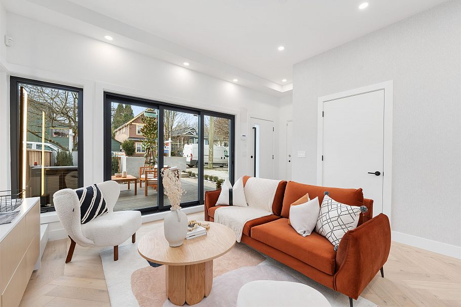 1 3118 Windsor Street Vancouver, BC - 5