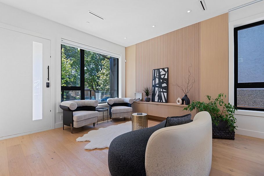 2111 E 46th Avenue Vancouver, BC - 3