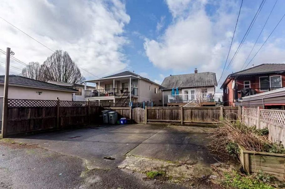 4358 Victoria Drive Vancouver, BC - 14