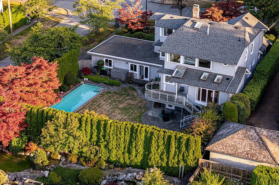 4603 W 5th Avenue Vancouver, BC - 1