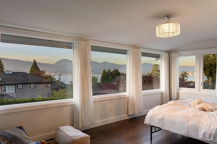 4603 W 5th Avenue Vancouver, BC - 3