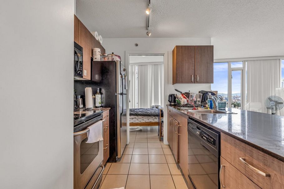 1710 610 Granville Street Vancouver, BC - 2