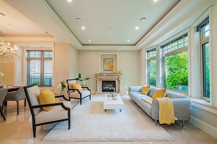 7165 Maple Street Vancouver, BC - 1