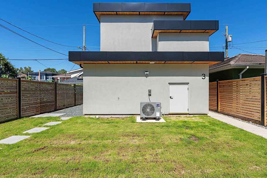 2111 E 46th Avenue Vancouver, BC - 35