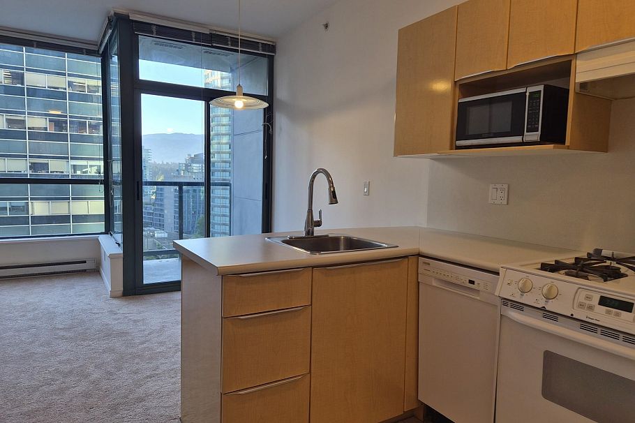 806 1239 W Georgia Street Vancouver, BC - 13