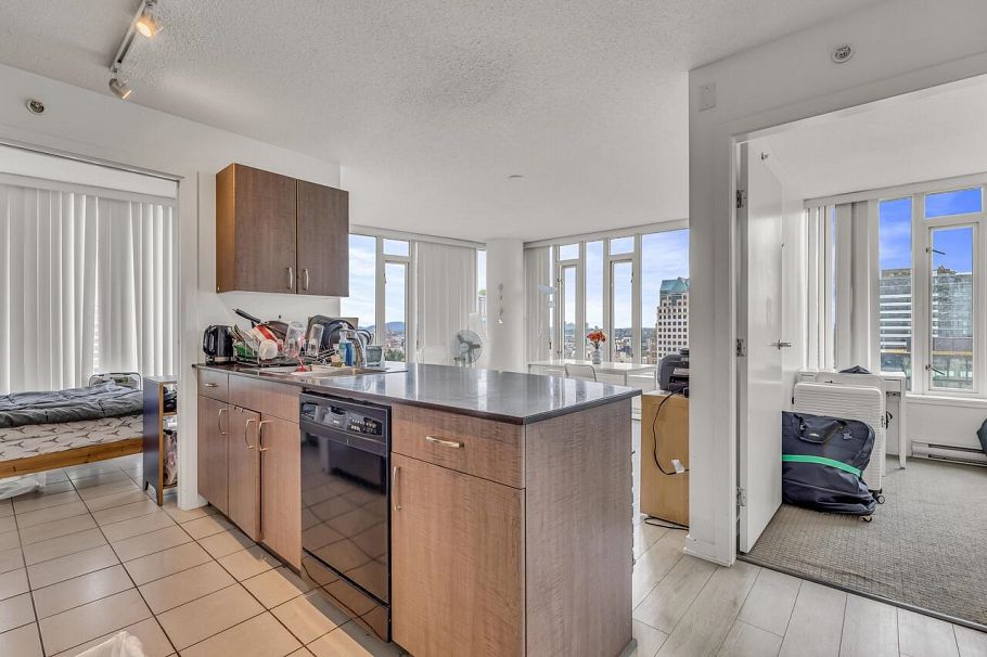 1710 610 Granville Street Vancouver, BC - 1