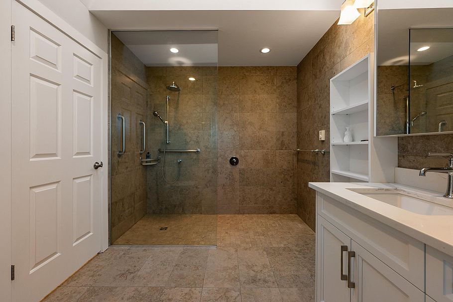 4603 W 5th Avenue Vancouver, BC - 7