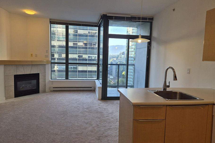 806 1239 W Georgia Street Vancouver, BC - 4