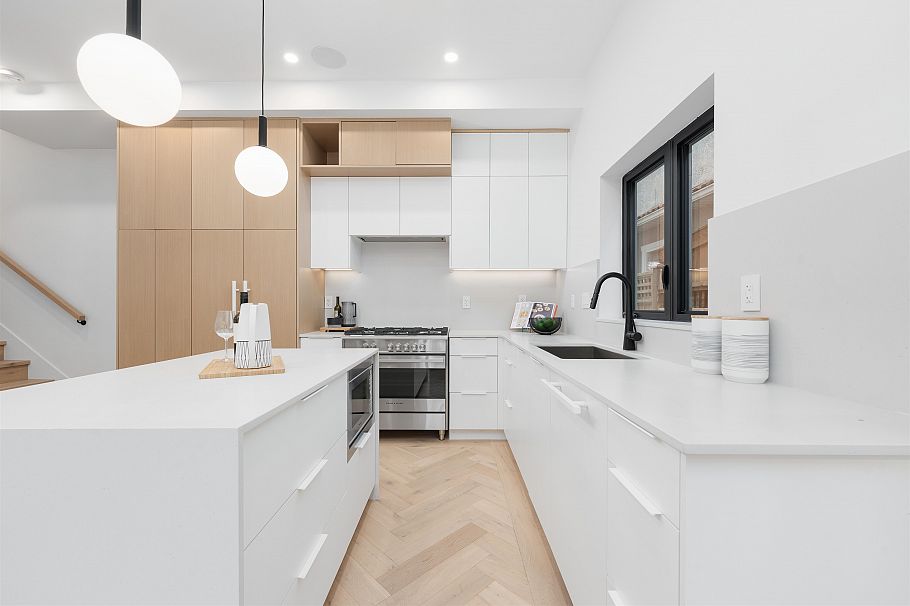 1 3118 Windsor Street Vancouver, BC - 8