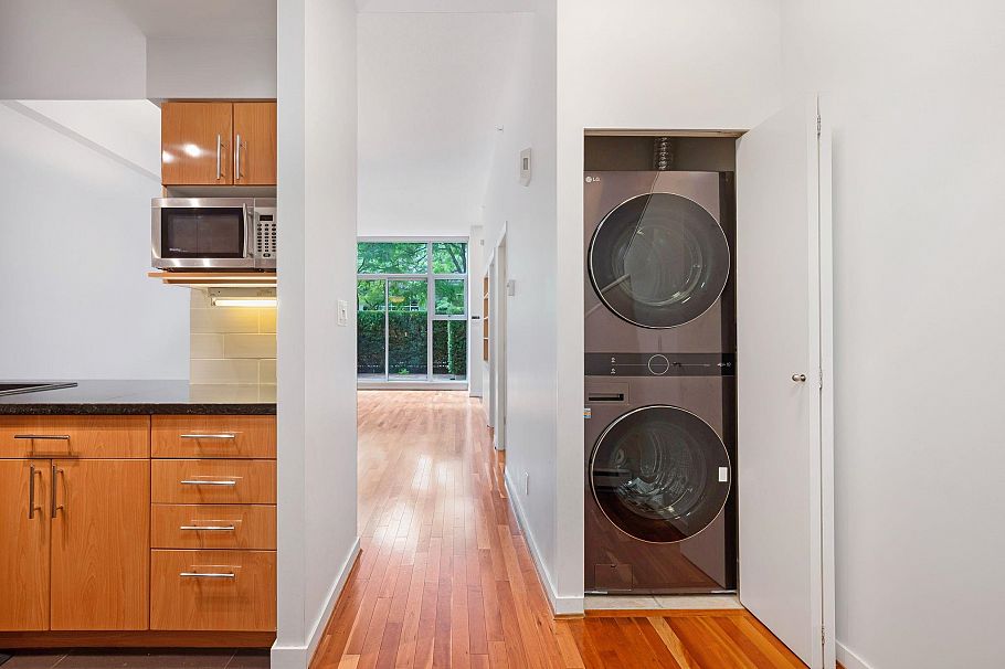 133 Aquarius Mews Vancouver, BC - 16