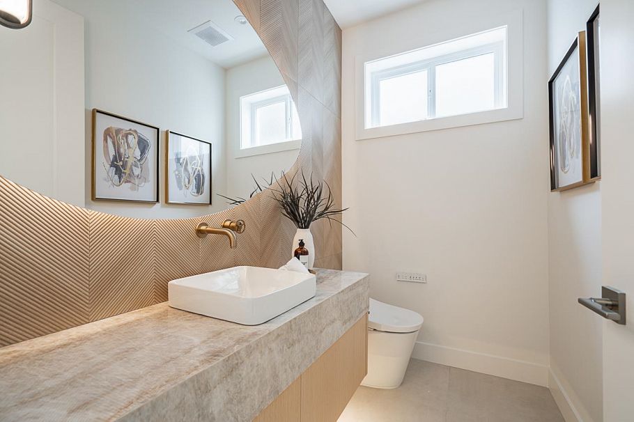 2561 W 2nd Avenue Vancouver, BC - 16