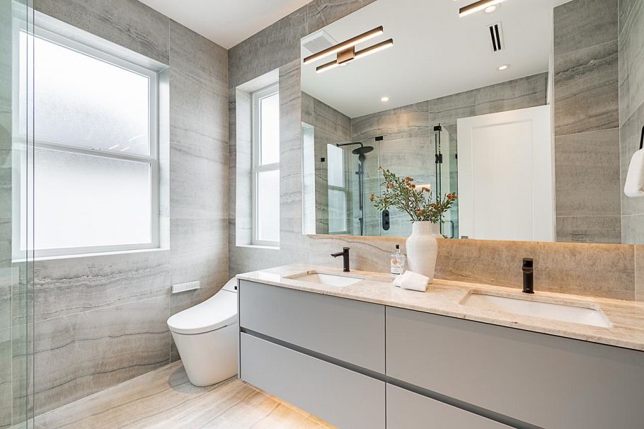 2561 W 2nd Avenue Vancouver, BC - 20