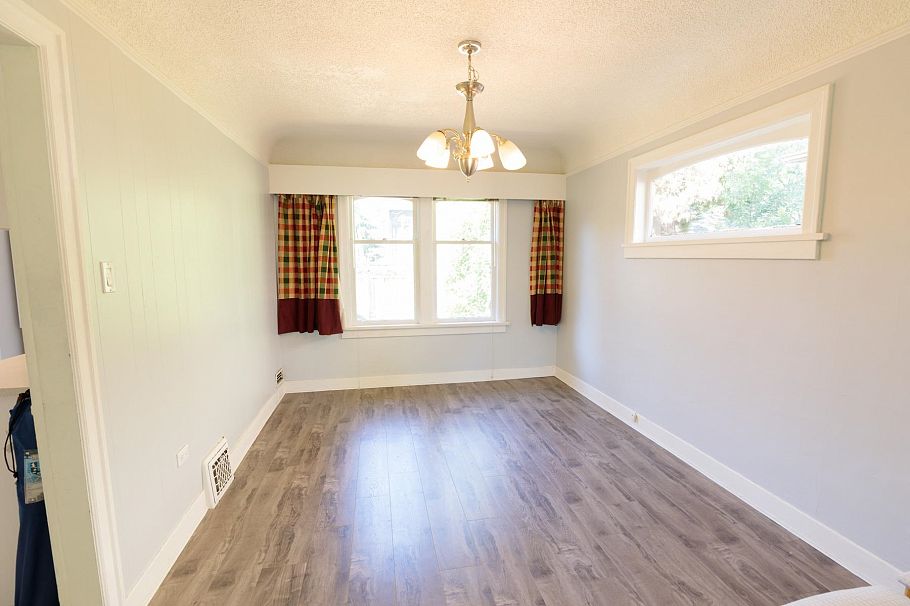 2529 W 41st Avenue Vancouver, BC - 3