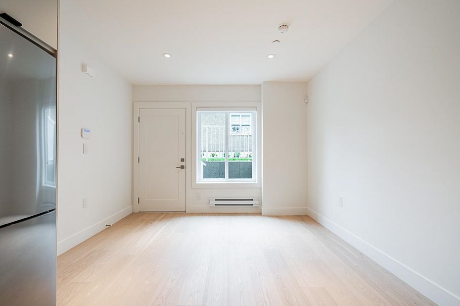 2561 W 2nd Avenue Vancouver, BC - 31