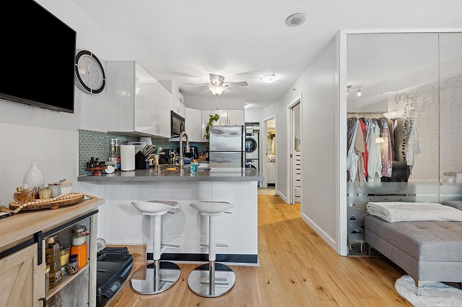 801 939 Homer Street Vancouver, BC - 17