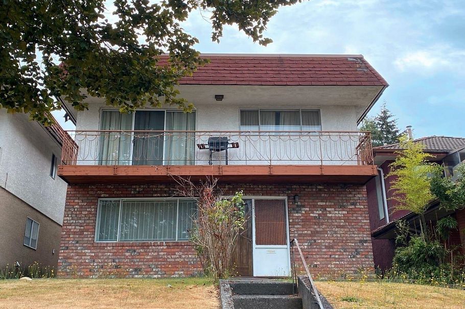 4632 Nanaimo Street Vancouver, BC - 1