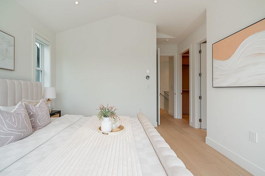 2561 W 2nd Avenue Vancouver, BC - 18