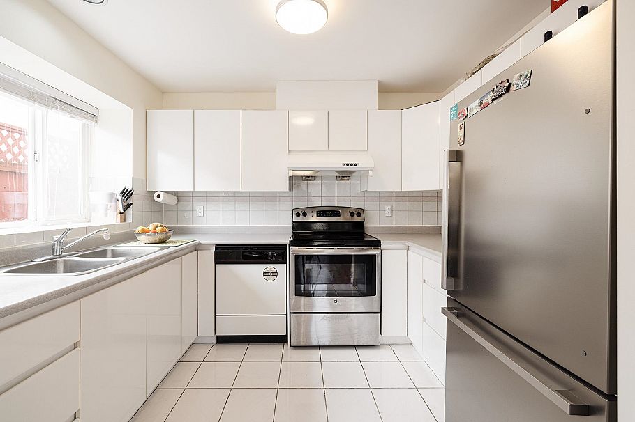 8573 Laurel Street Vancouver, BC - 1