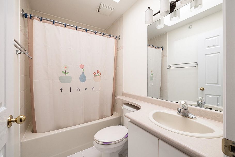 8573 Laurel Street Vancouver, BC - 19