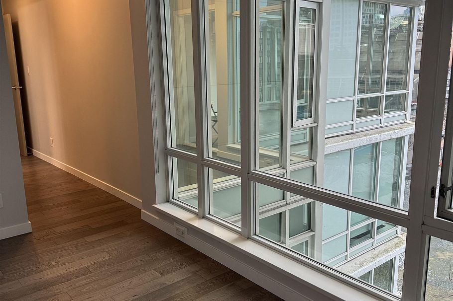 1009 161 W Georgia Street Vancouver, BC - 9