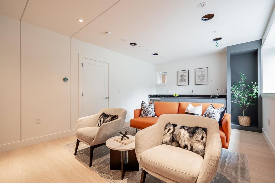 2561 W 2nd Avenue Vancouver, BC - 28