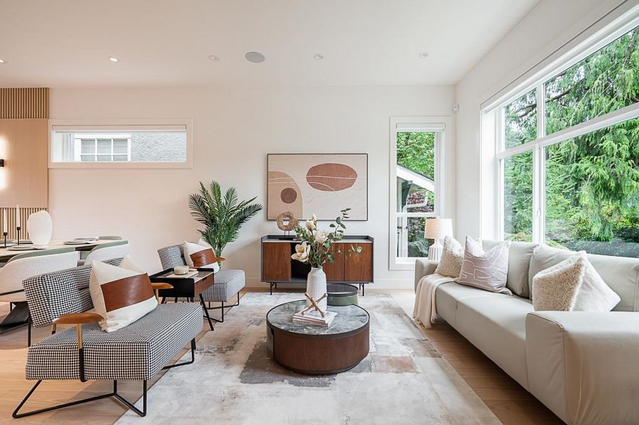 2561 W 2nd Avenue Vancouver, BC - 3