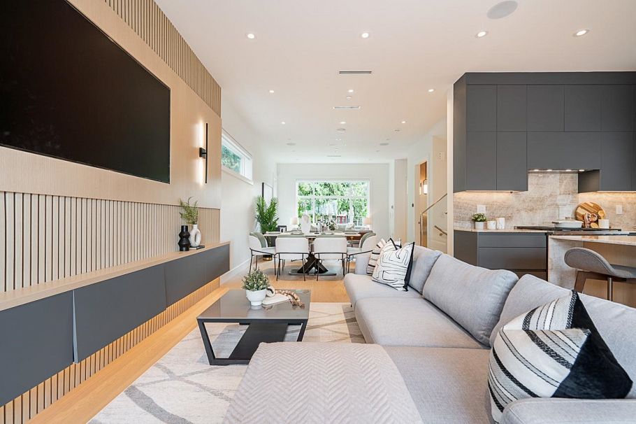 2561 W 2nd Avenue Vancouver, BC - 10