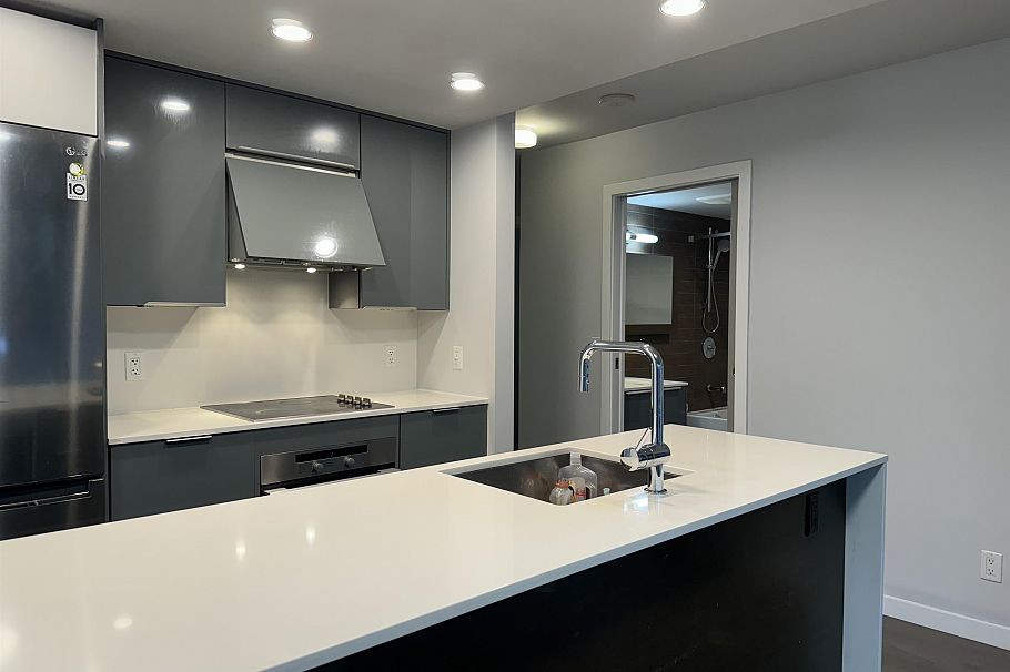 1009 161 W Georgia Street Vancouver, BC - 1