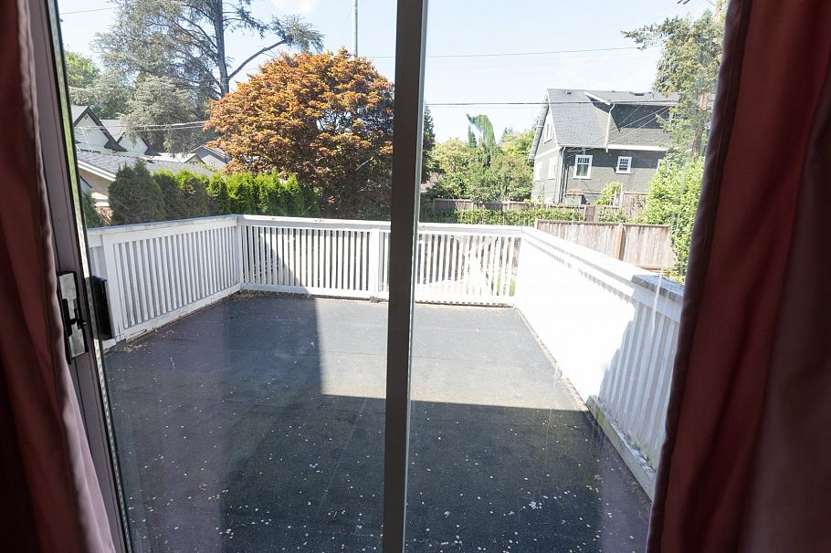 2529 W 41st Avenue Vancouver, BC - 11