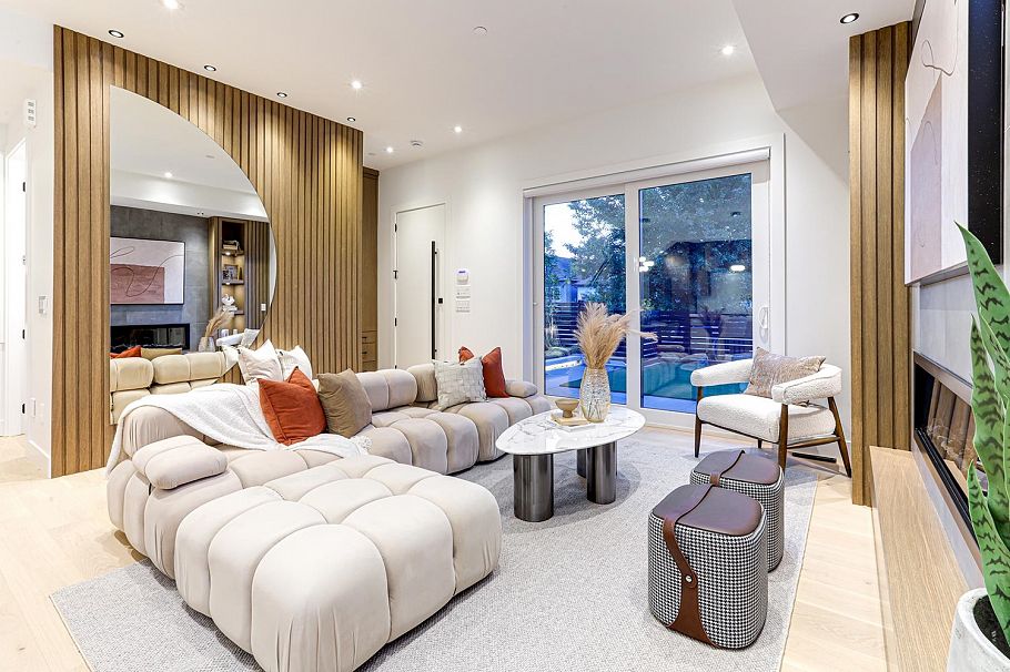 1 1990 Venables Street Vancouver, BC - 8