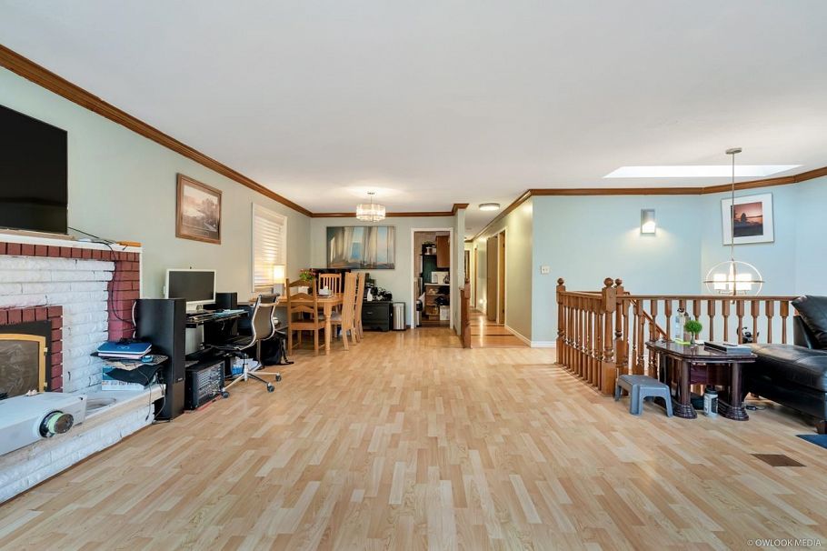 1206 E 11th Avenue Vancouver, BC - 5