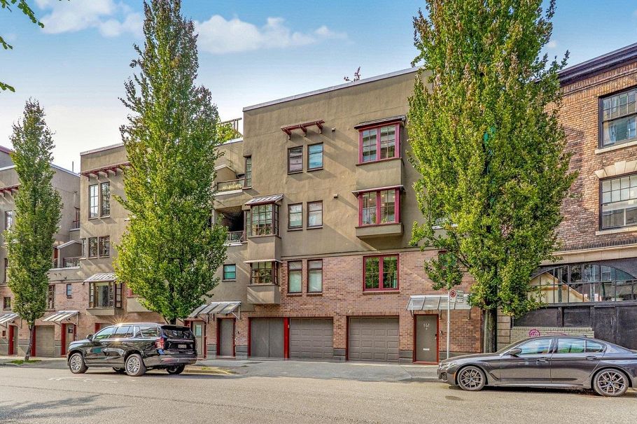 141 Alexander Street Vancouver, BC - 3