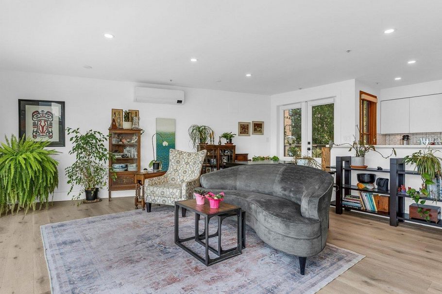 141 Alexander Street Vancouver, BC - 13