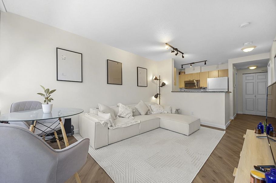 1601 1420 W Georgia Street Vancouver, BC - 2